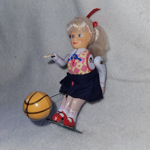 VINTAGE TIN BASKETBALL GIRL - Picture 1 of 5
