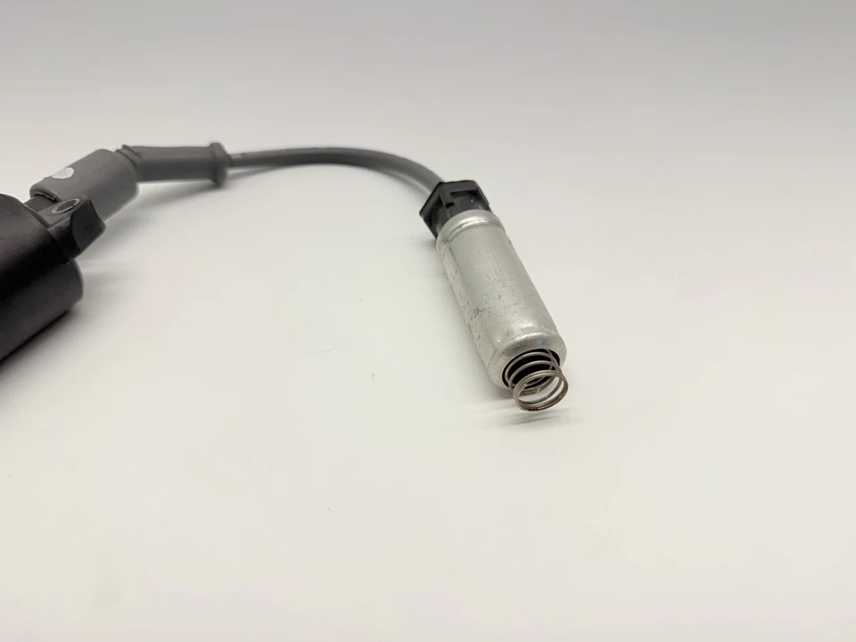 2023 Chevrolet Silverado 1500 5.3L Ignition Coil 12699383 - Image 2 of 4