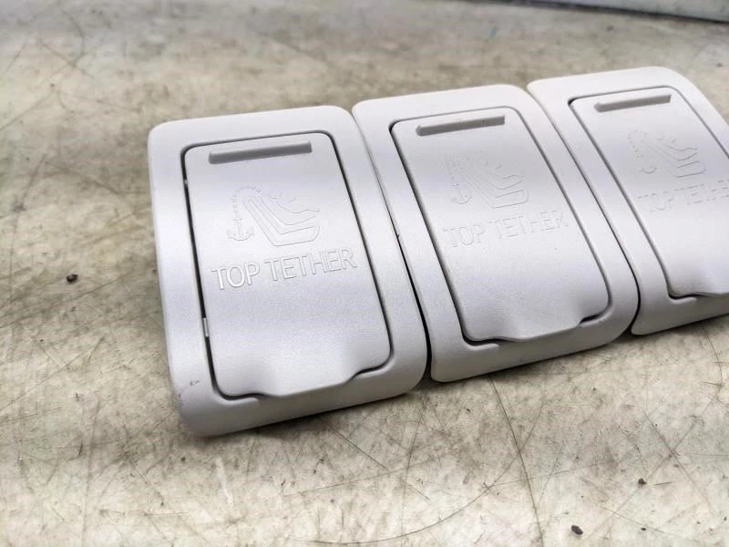 Juego de 3 embellecedores de cubierta de anclaje de asiento infantil 15-21 Mercedes-Benz C300 RR 20586800397H52 Foto 3 de 4