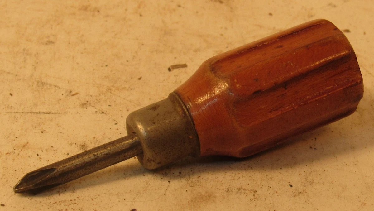 TINY STANLEY PHILLIPS TIP SCREWDRIVER - 1 LONG - WOOD HANDLE