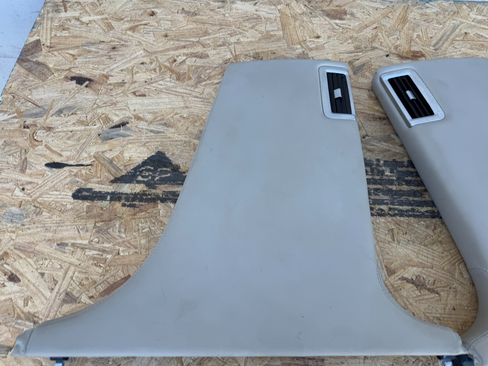 Bentley Flying Spur 2013-2018 RIGHT Pillar trim