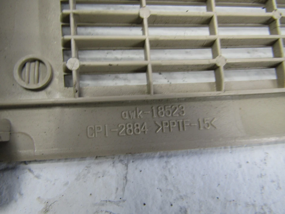 Paquete Bandeja Cubierta REGAL 2011 2012 Trasero Paquete Estante Parrilla Central Borde OEM Foto 3 de 4