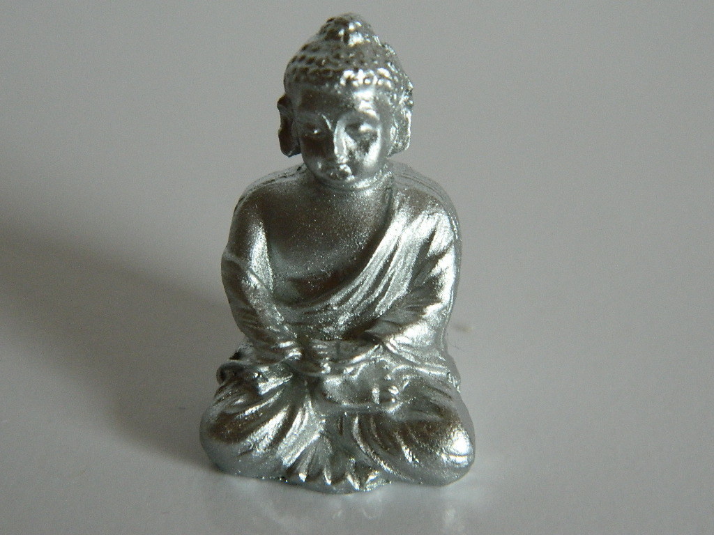 (G10) 1/12th scale DOLLS HOUSE SILVER COLOURED BUDDHA
