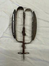 Vintage Punch Rug Shuttle 2 Needle Hooking Tool