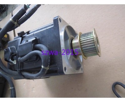 1pcs Used   servo motor P50B07030DXS07 &ex