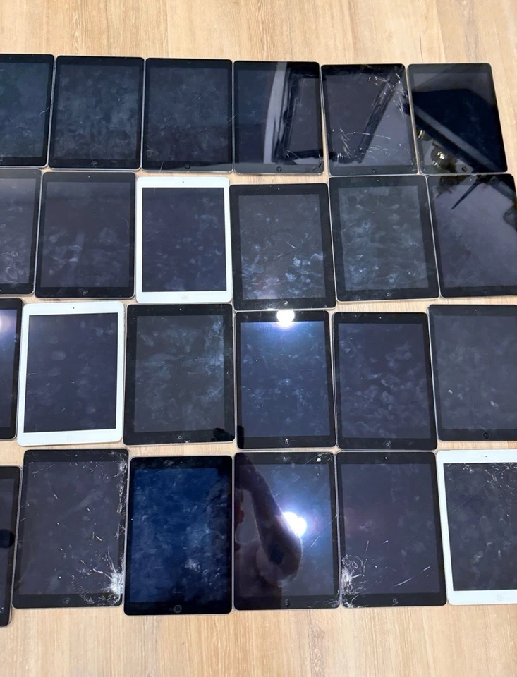 Apple iPad Wholesale Lot Electronics iPad Air iPad Mini Large Electronic Deal - Image 3 of 4