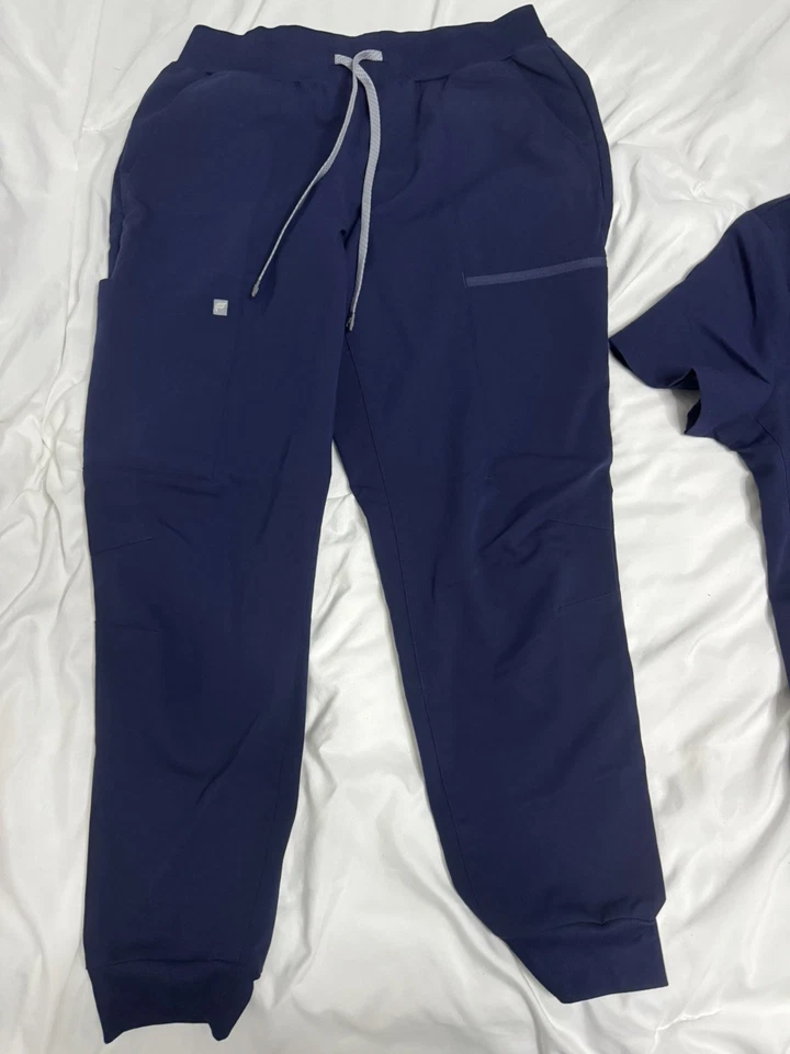 Conjunto Médico Fabletics Mujer Azul Marino - Top y Pantalones Talla M Foto 3 de 4