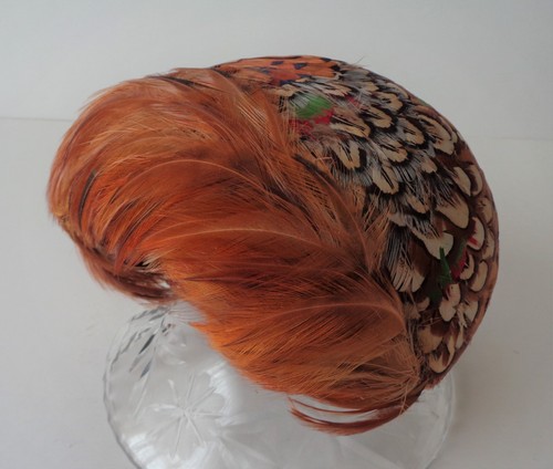 VINTAGE MARSHALL FIELD & COMPANY PHEASANT FEATHER HAT BROWN/MULTI COLOR