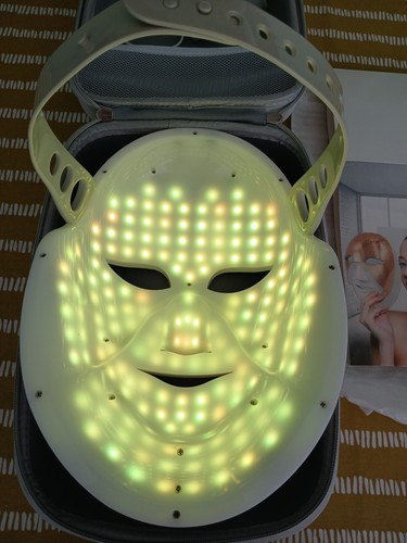 THE ORIGINAL SPA GRADE CLEOPATRA LED SKIN LIGHT THERAPY MASK 7 COLOUR SETTINGS - Picture 6 of 11