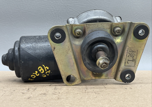 1982–1984 Nissan Maxima Windshield Wiper Motor OEM - Picture 4 of 7