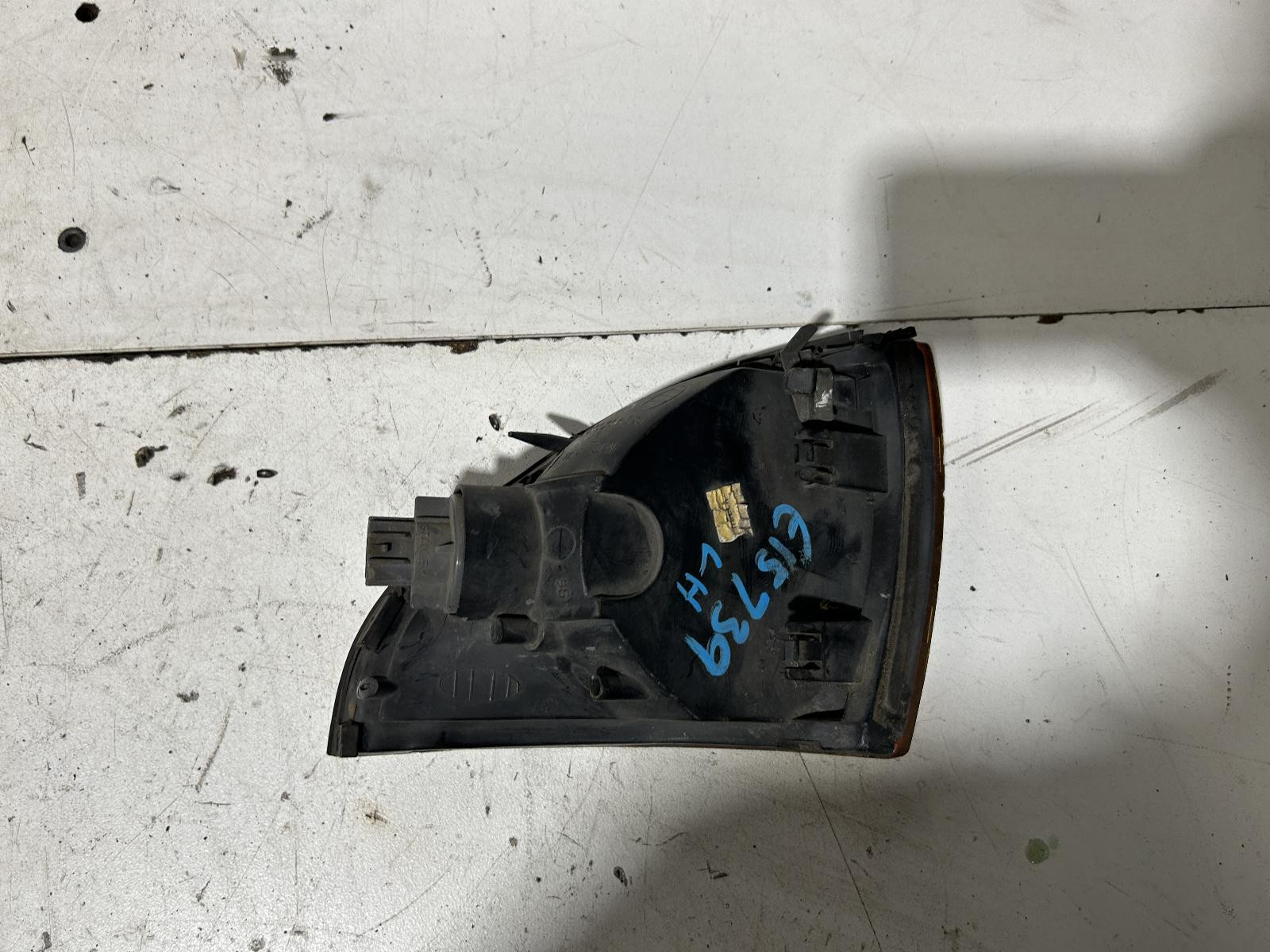 Mitsubishi Verada Left Corner Light KS 02/1994-10/1996 - thumbnail 2