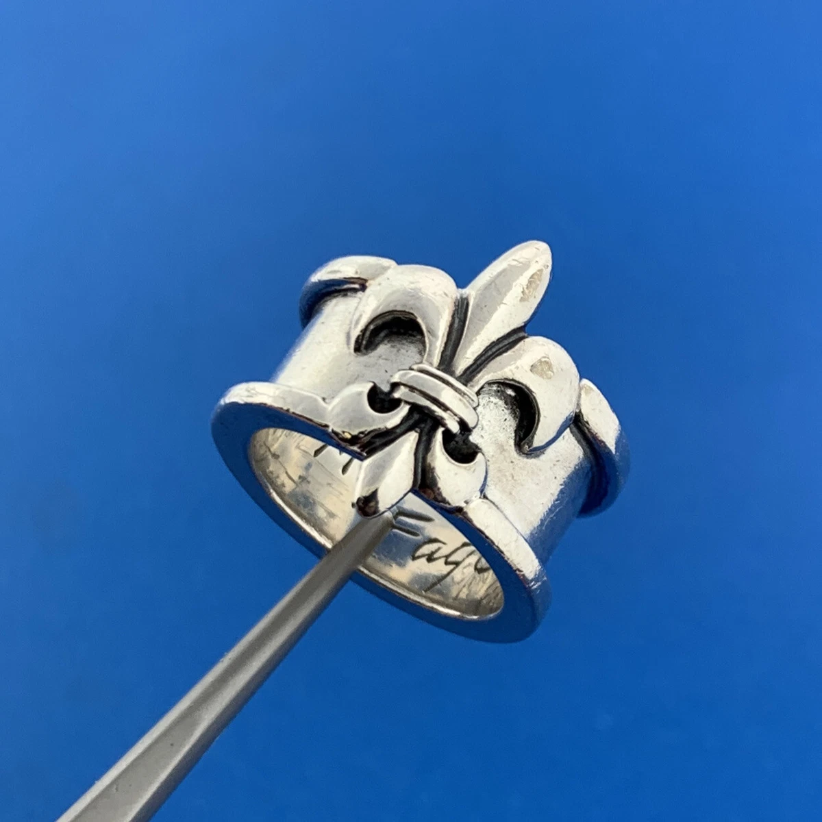 Mignon faget fleur de lis ring clearance