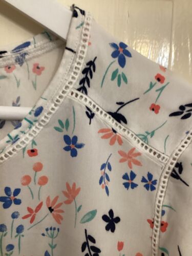 Ladies Mantaray White Pretty Floral top Size 16 Casual Debenhams - Picture 3 of 7
