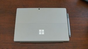 Microsoft Surface Pro 7 i5 + Tastatur + Pen + Docking - Gebraucht sehr gut