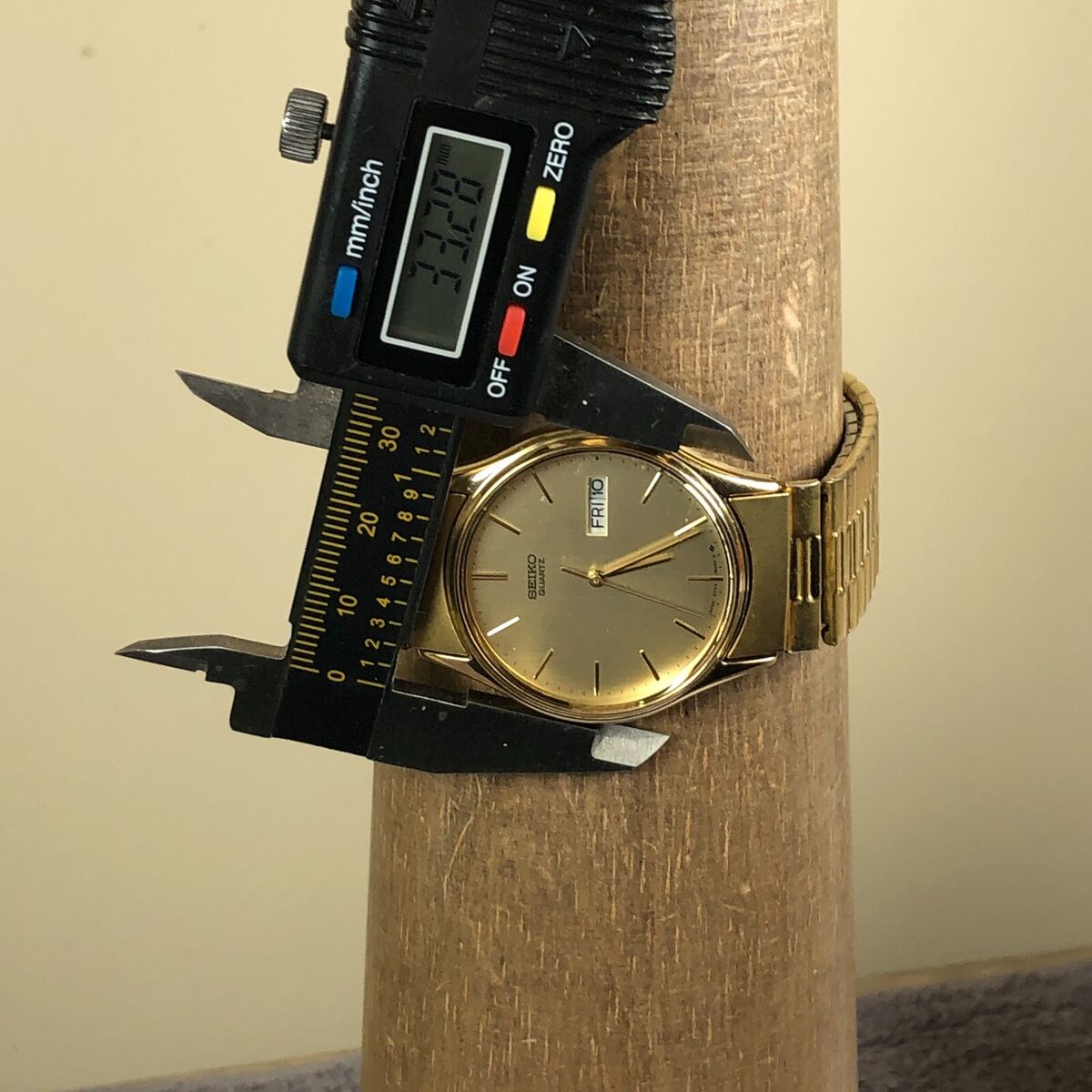 Vintage Seiko Men 5Y23-8039 Day/Date Gold Tone Expansion Vintage Seiko Men 5Y23-8039 Day/Date Gold Tone Expansion