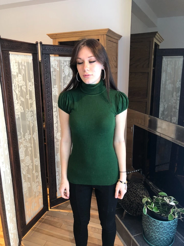 Suéter Femenino y Favorecedor Ajustado Manga Gorra Cuello Alto Acanalado Verde Pequeño Foto 2 de 4