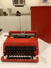OLIVETTI VALENTINE. PICA. SPANISH LAYOUT. POP ART. MCM. Ettore Sottsass DESIGN thumbnail