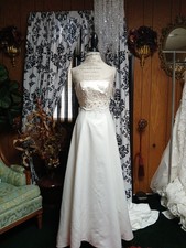 Mori Lee Ivory Wedding Dress With Floral Embroidery Size 6