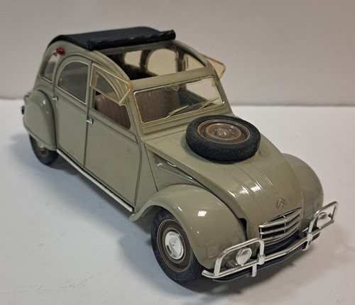 Solido 1:18 Diecast Car Prestige Citroen 2 CV Raid 1966 - Picture 2 of 3