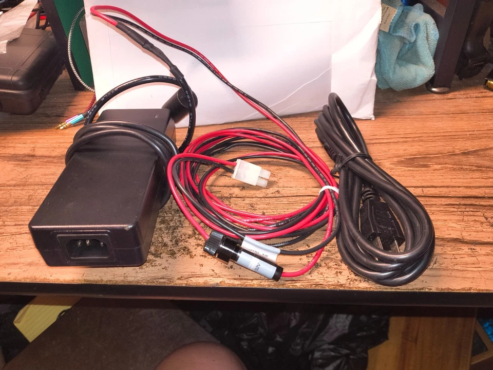 Hub de TV Tracvision by KVH Industries 02-2038-0 - Imagem 3 de 3