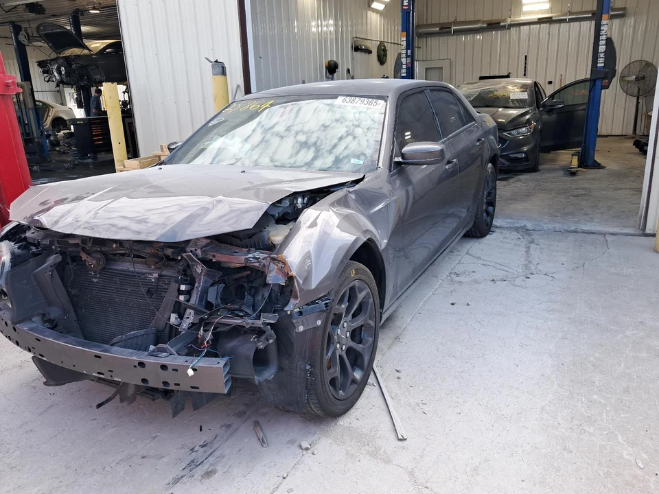 Parasol izquierdo usado se adapta a: Chrysler 300 2019 iluminado sin doble panel panorámico Foto 4 de 4