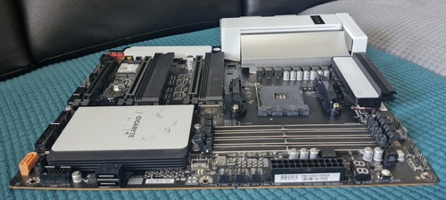 Gigabyte B550 VISION D-P : AMD B550 AM4 DDR4 Dual LAN Wi-Fi 6 AX200 ATX - Picture 4 of 5