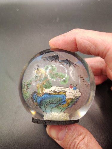 Vintage asiatischer umgekehrter handbemalter kleiner Briefbeschwerer Berg Wasser Landschaft - Bild 1 von 8