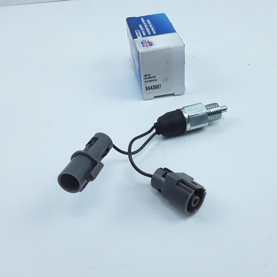 Interruptor de seguridad para camioneta Nissan Frontier D21 (1994 1995 1996 1997 1998 1999) Foto 2 de 4