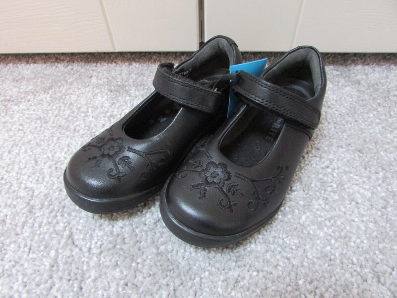 BNWT new with tags Start Rite 7F UE 24F hopscotch black leather