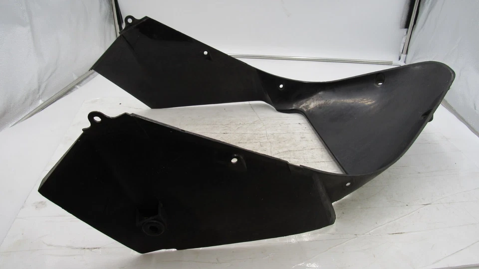 1997 年本田 CBR1100XX CBR1100 黑鸟中心内侧低 V COWLING FAIRING  — 第 4/4 张图片