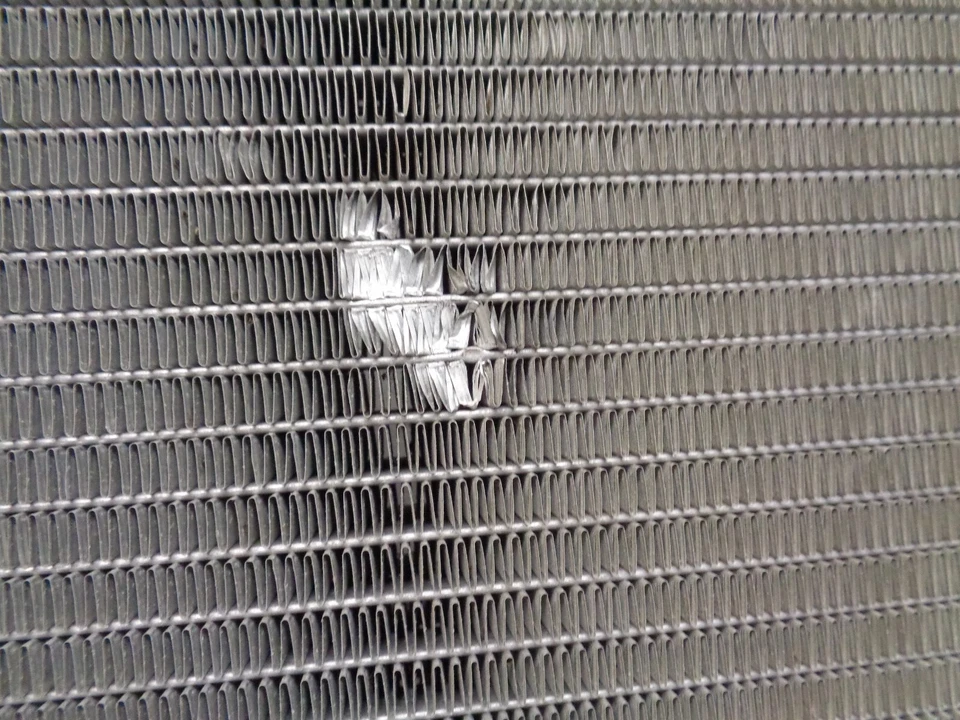 Radiador Land Rover Range Rover 1999-2002 fabricante de equipamento original AK220717 - Imagem 2 de 4