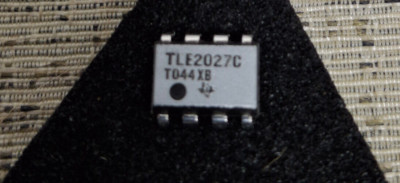 T.I. TLE2027C / Excalibur Low-Noise High-Speed Precision Operational Amplifier/1