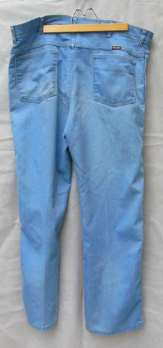 Jeans da uomo Wrangler lavati leggeri misto cotone/politecnico chiusura con schede 40x32 - Foto 2 di 6