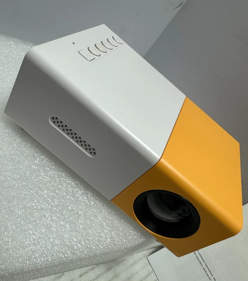 Portable Mini LED Projector with 1080p Support 320x240 Native Resolution - Image 3 of 4