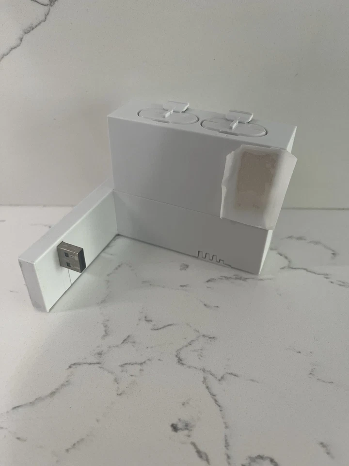 Insignia (2x) Xbox Series S/X Controller Batteries with Charging Station - Image 3 of 4