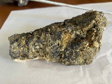 Πυρίτη (Pyrite) πάνω σε Χαλαζία (Quartz)