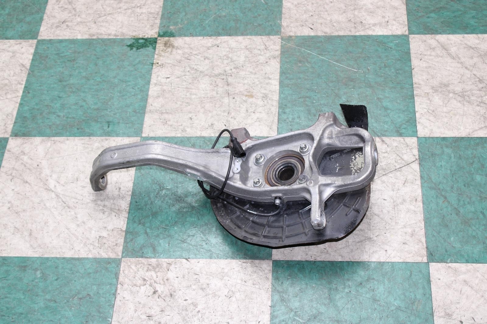 14-20 Quattroporte Front Driver Side Left LH Spindle Knuckle Hub Assy OEM OE WTY