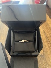 Maple Leaf Dimond Ring 18kpd Gold