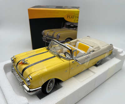 SUNSTAR - 1:18 MODEL - 1955 Pontiac Star Chief Open Convertible YELLOW - SS-5059