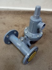 Fisher / Pressure Reducing Regulator 35-80 PSIG / 627 / 1" Flange