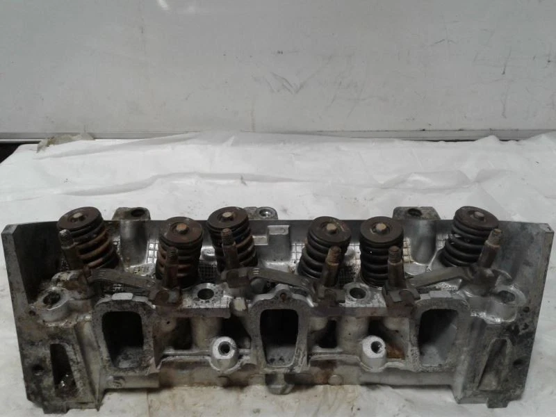 Culata 197 Chevy Celebrity 3.1L motor V6 lado derecho 10048651 Foto 3 de 4