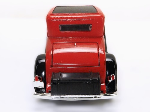 1:32 Die Cast 1932 Chevy Coupe, Red, Confederate Series, Rumble Seat, Spoke Rims - Picture 5 of 10