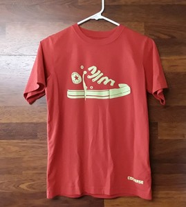red converse shirt