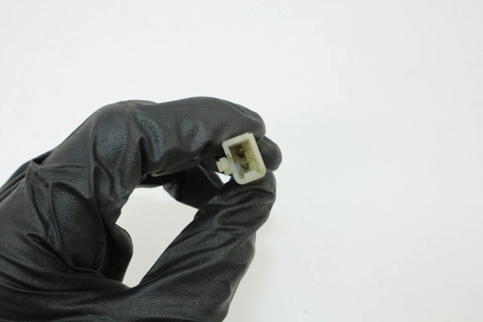 Interruptor de freno trasero 06 KAWASAKI EX650 Ninja 650R Foto 3 de 4