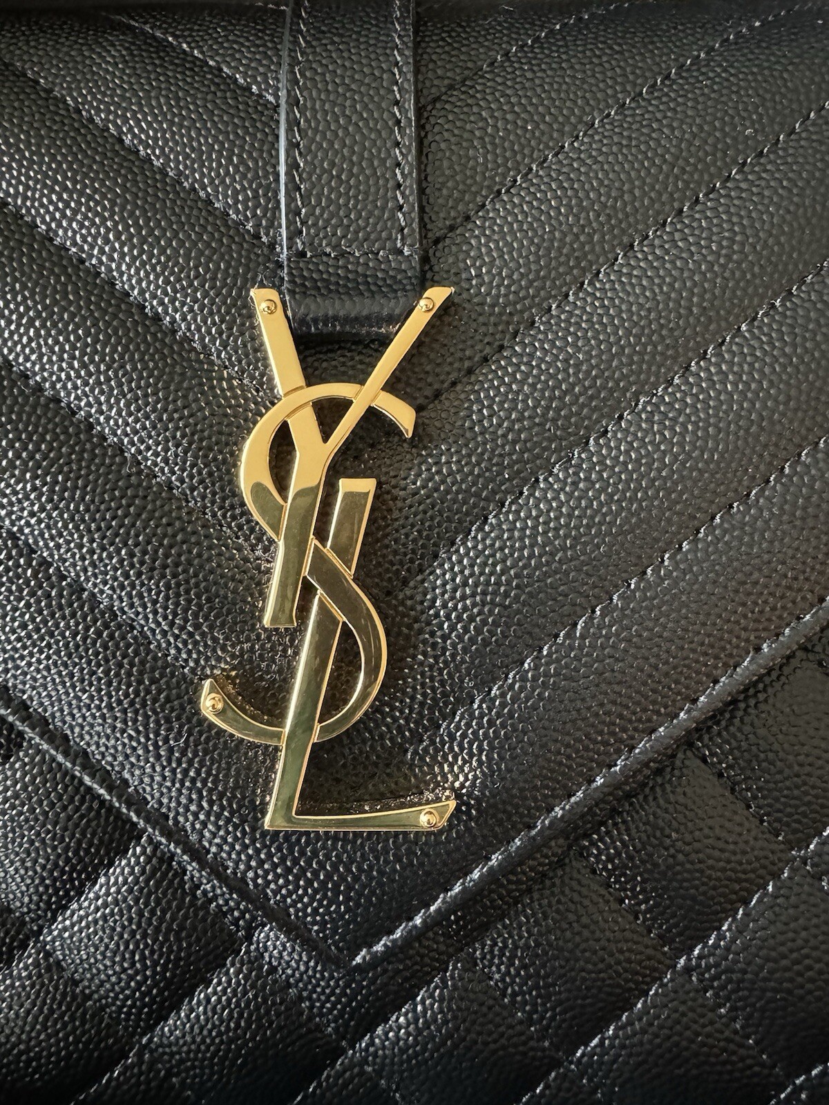 Nuovo Saint Laurent Busta Media Saffiano Pelle Nero con ferramenta oro