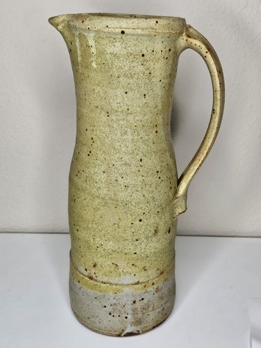 GUILLERMO CUELLAR Studio Pottery Artisan Pitcher Signed Handmade 13 1/2" Tall - 第 3/16 張圖片