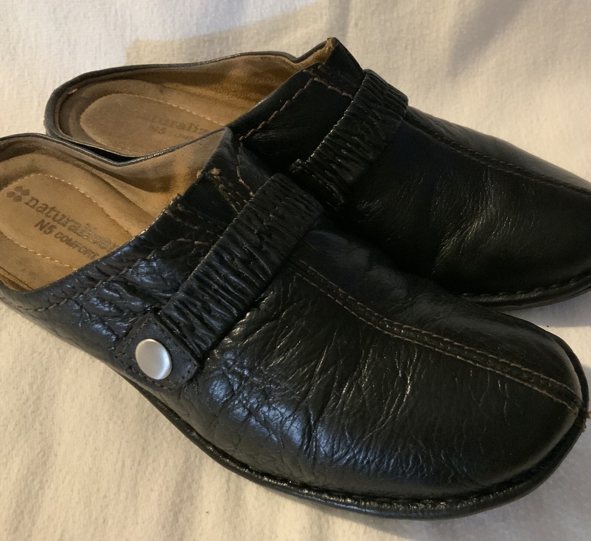 Naturalizer N5 Relieve Black Leather Comfort Slip On Mule Women