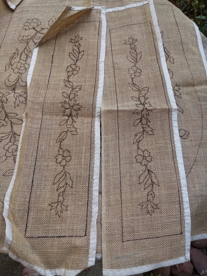 Ancienne tapisserie pour garniture de fauteuil+ accoudoirs à broder - Photo 3/3