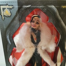 17" Limited Edition CRUELLA DE VIL Doll Disney Store princess