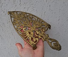 Ancien Support De Fer À Repasser Repose Fer en métal jaune